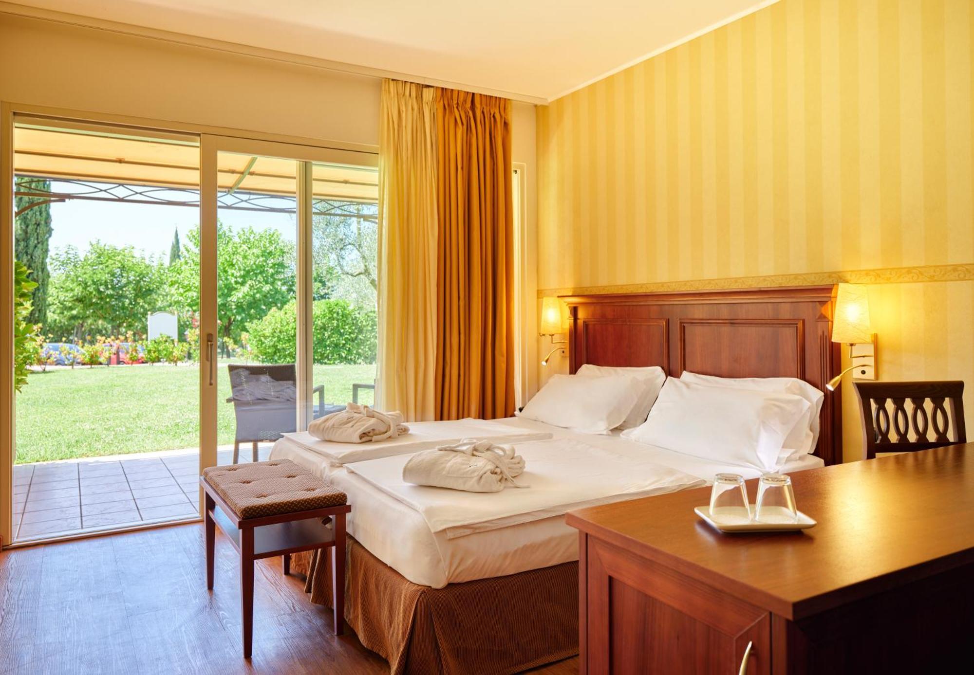 Hotel Boffenigo - The Golden Hour Costermano Kültér fotó